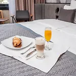 Hotel Holiday Hotel 4*