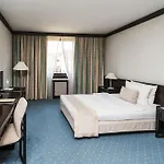 Hotel Holiday 4*