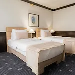 Hotel Holiday Hotel 4*