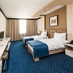 Hotel Holiday