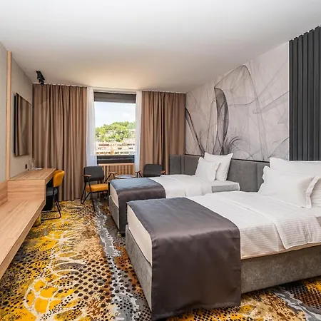 Hotell Hotel Holiday 4*