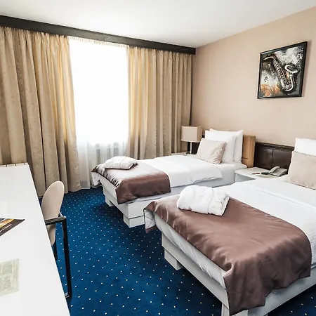 Szálloda Hotel Holiday 4*