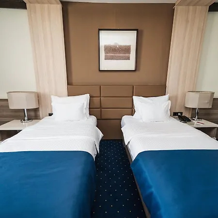 Hotell Hotel Holiday 4*