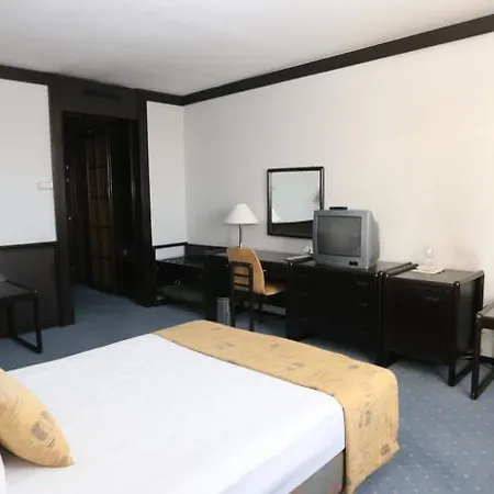 Hotel Holiday 4*