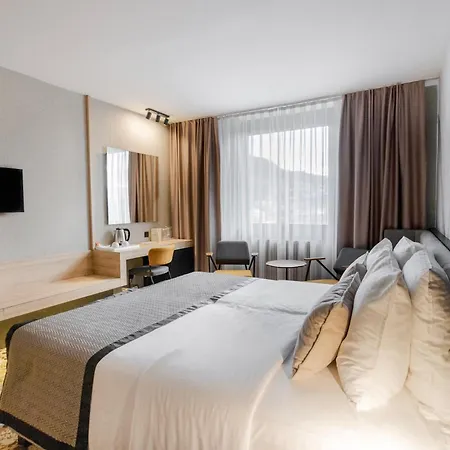 Szálloda Hotel Holiday 4*