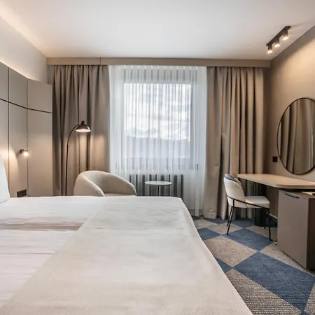 Hotel Holiday Hotel 4*