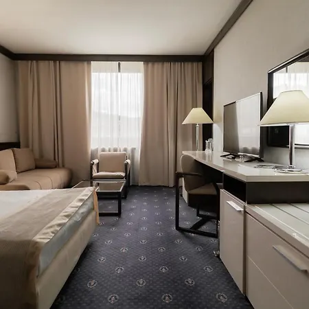Hotel Holiday 4*