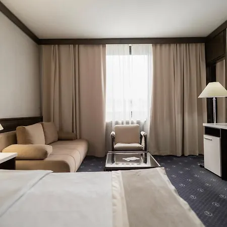 Hotel Holiday Hotel 4*