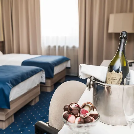 Hotel Holiday 4*