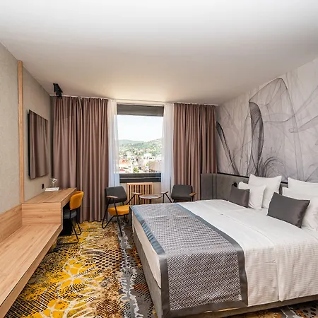 Hotel Holiday 4* Szarajevó