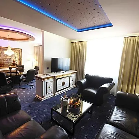Hotel Holiday
